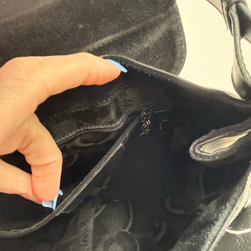 FLAWED Salvatore Ferragamo Black Shoulder Bag - Picture 9 of 15